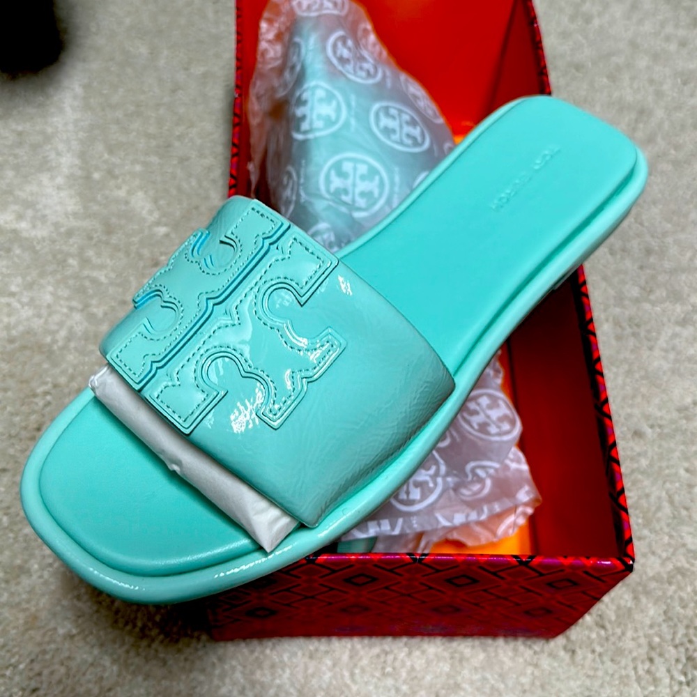 TORY BURCH Double T Sports Slide Patent leather Caribbean Mist 401
